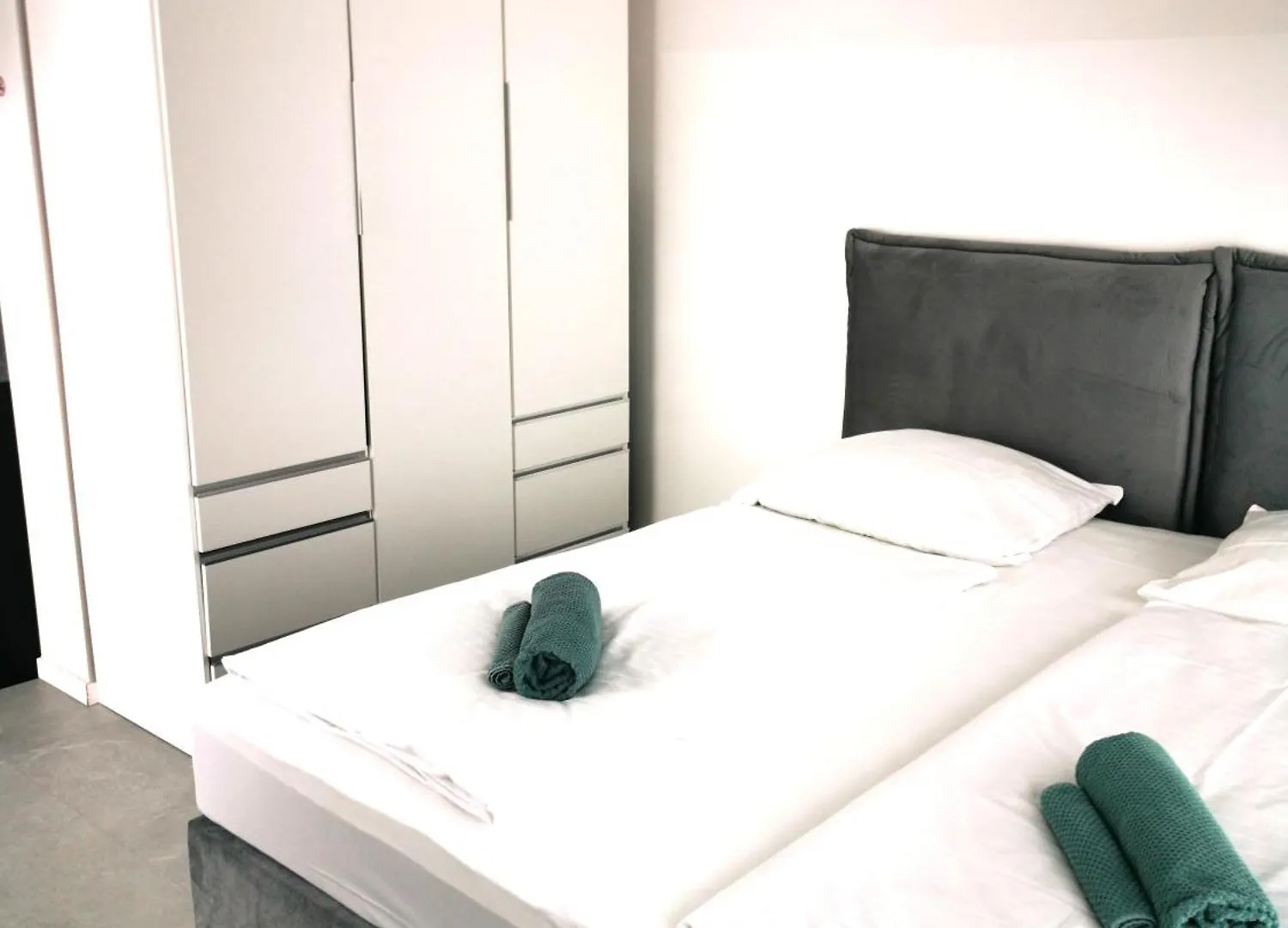 Hh 01 By Rockchair - Superhost Status - Modernes Apartment Mit Sonnigem Balkon & Premium Boxspringbetten In Winterhude - Hamburg Top Geheimtipp 0*,  Deutschland