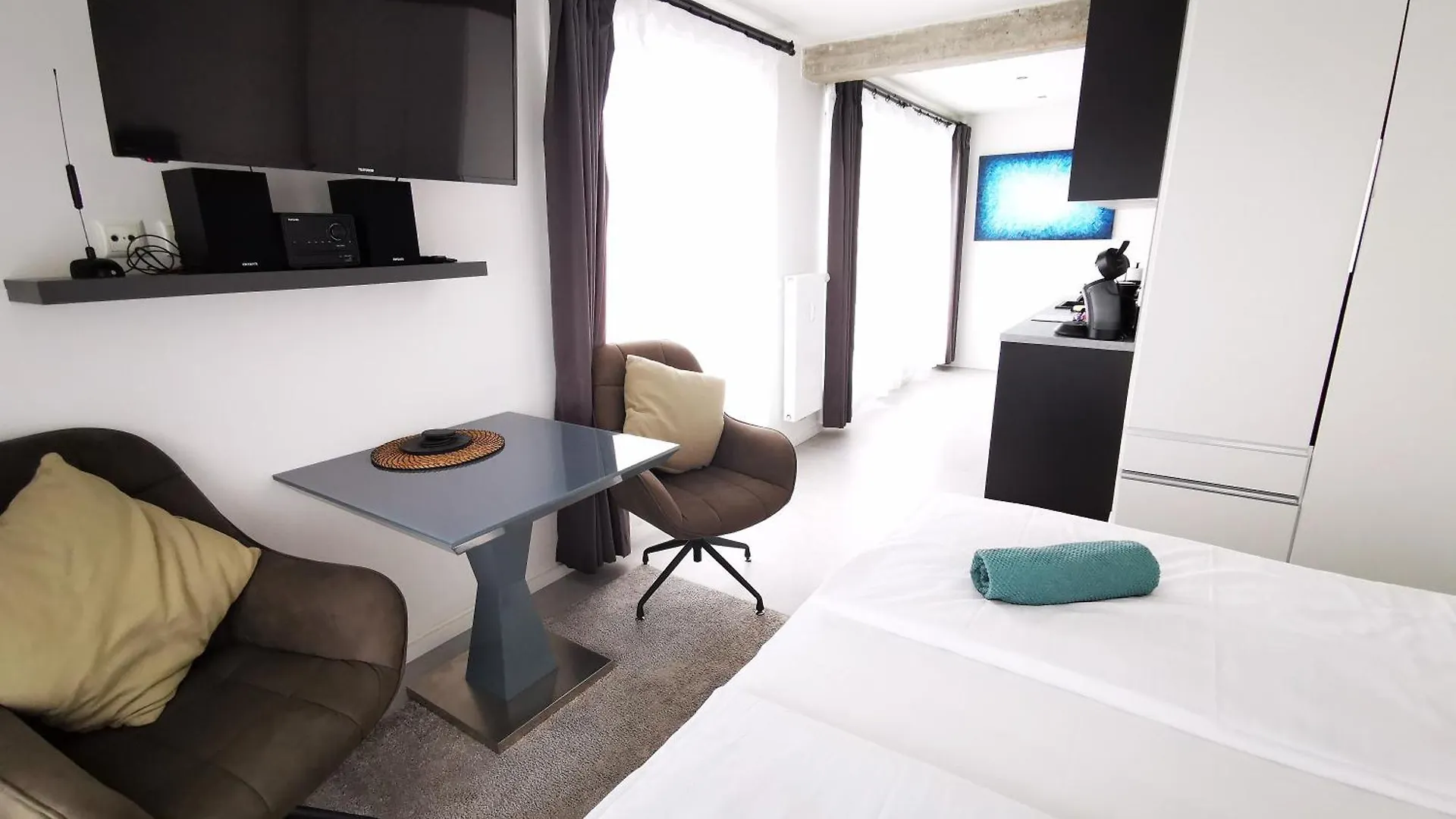 Hh 01 By Rockchair - Superhost Status - Modernes Apartment Mit Sonnigem Balkon & Premium Boxspringbetten In Winterhude - Hamburg Top Geheimtipp