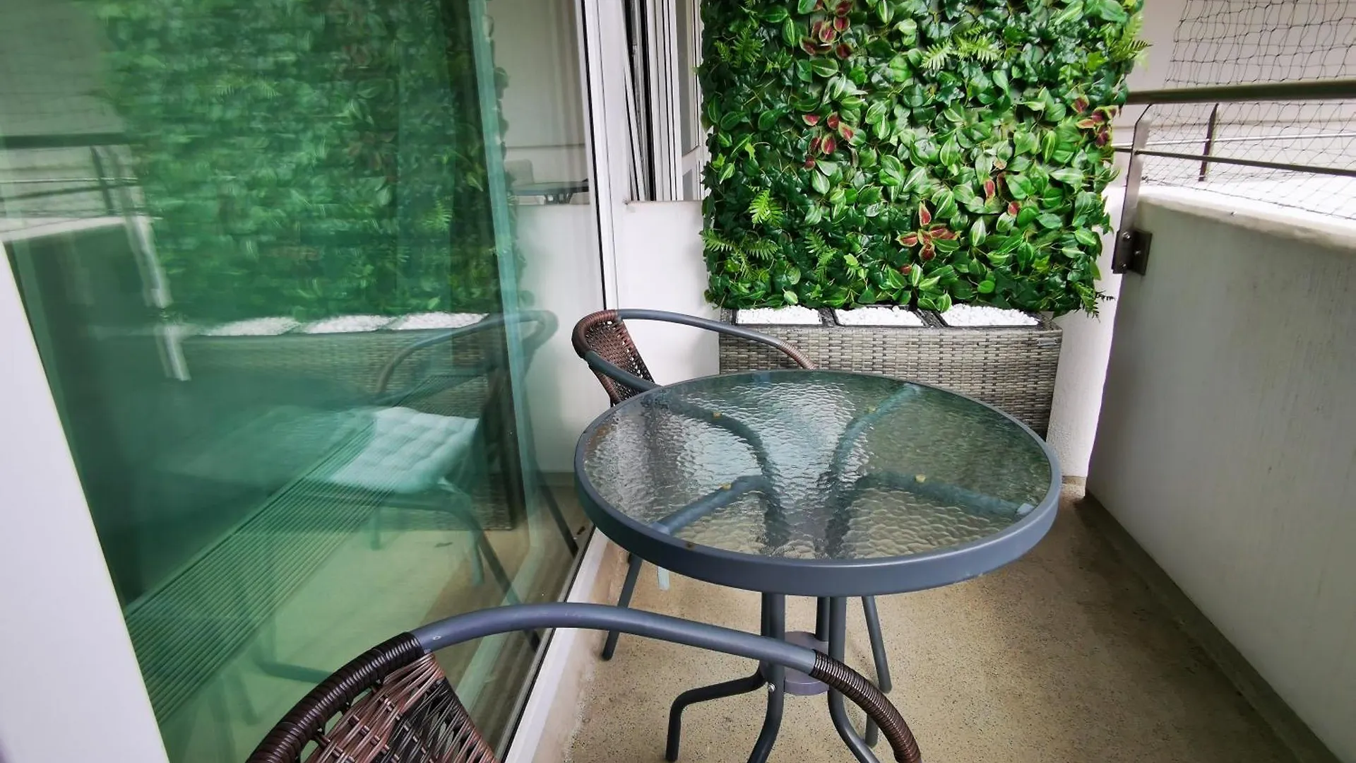 Hh 01 By Rockchair - Superhost Status - Modernes Apartment Mit Sonnigem Balkon & Premium Boxspringbetten In Winterhude - Hamburg Top Geheimtipp 0*,  Germany