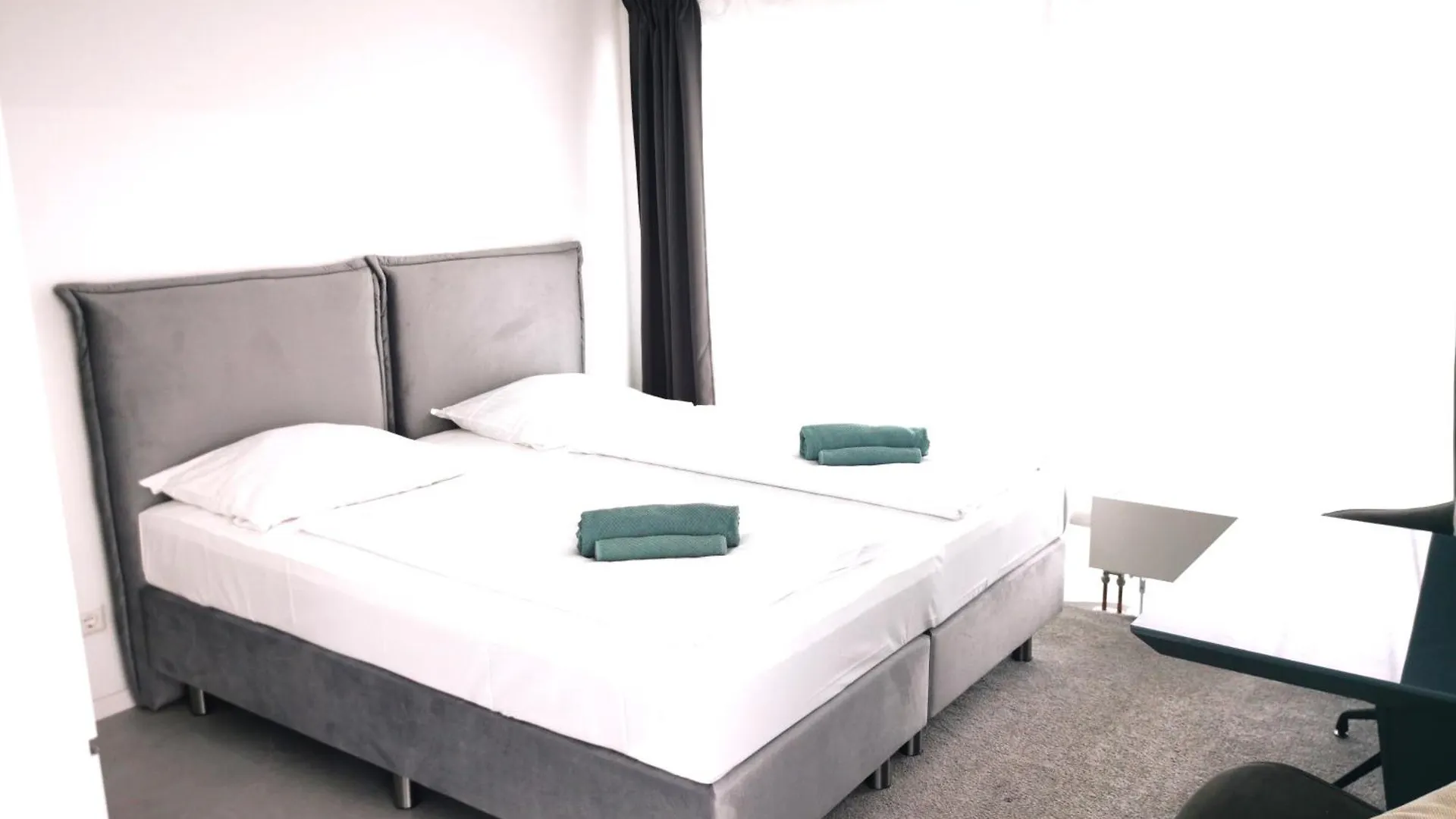 Hh 01 By Rockchair - Superhost Status - Modernes Apartment Mit Sonnigem Balkon & Premium Boxspringbetten In Winterhude - Hamburg Top Geheimtipp